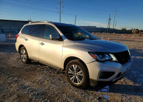 2019 Nissan Pathfinder S z USA, uszkodzony, nr VIN 5N1DR2MM9KC606829